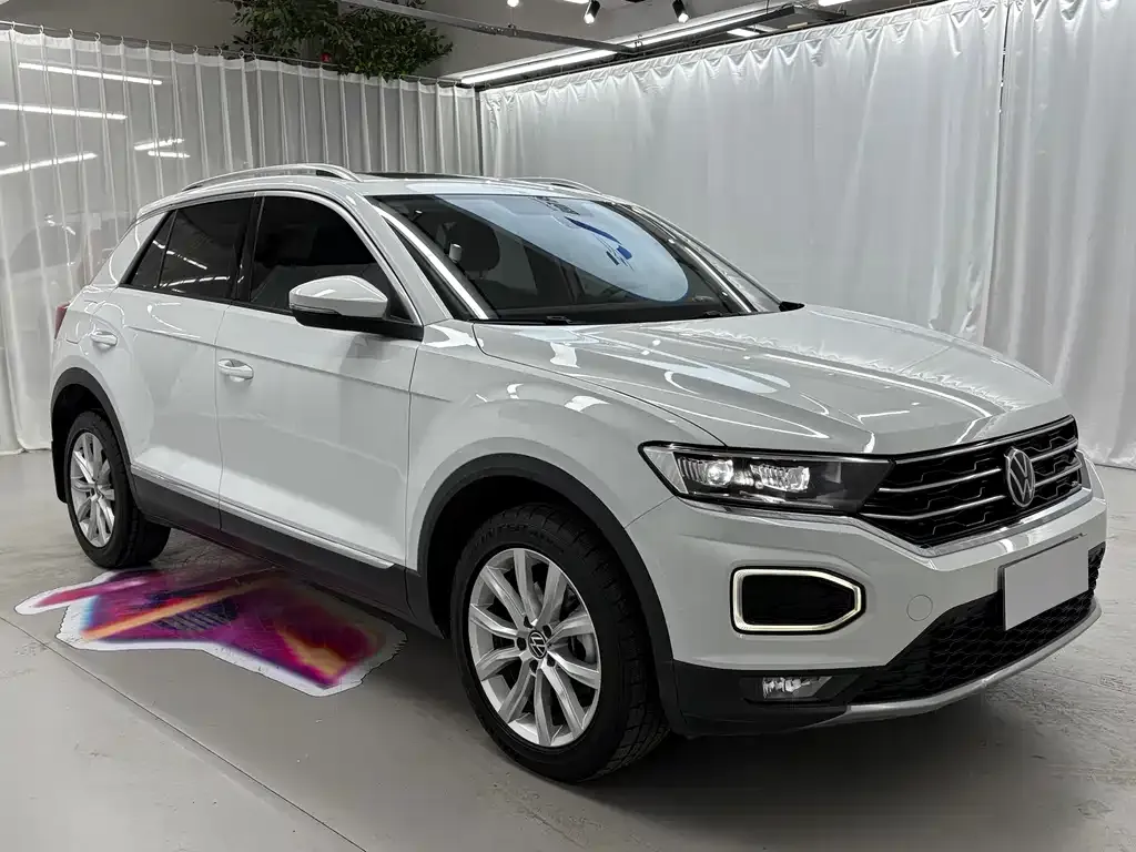 Volkswagen T-Roc — фото 7