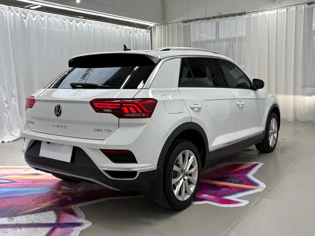 Volkswagen T-Roc — фото 5