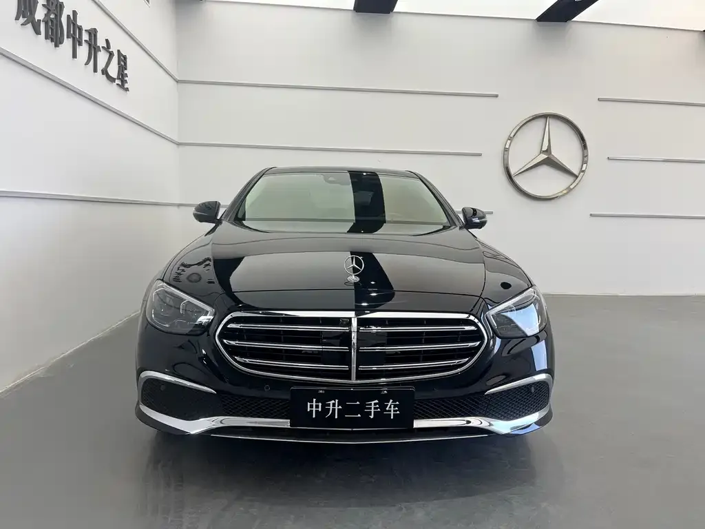 Mercedes-Benz E-Class — фото 6