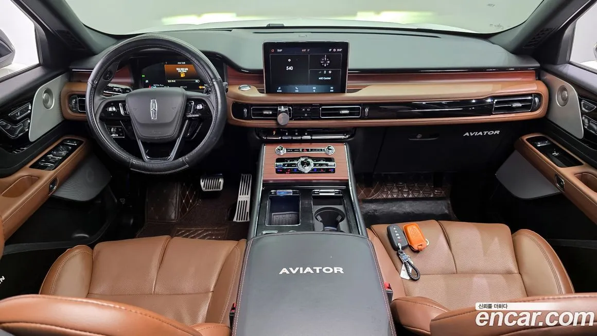 Lincoln Aviator — фото 9