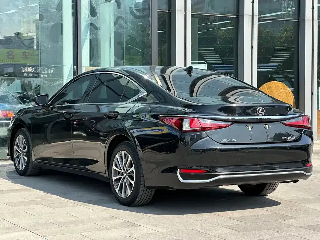 Lexus ES — фото 9