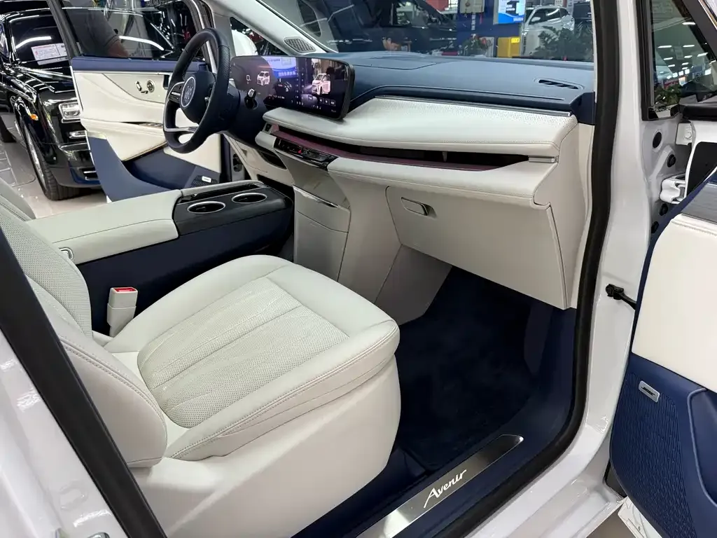 Buick GL8 Hybrid — фото 4