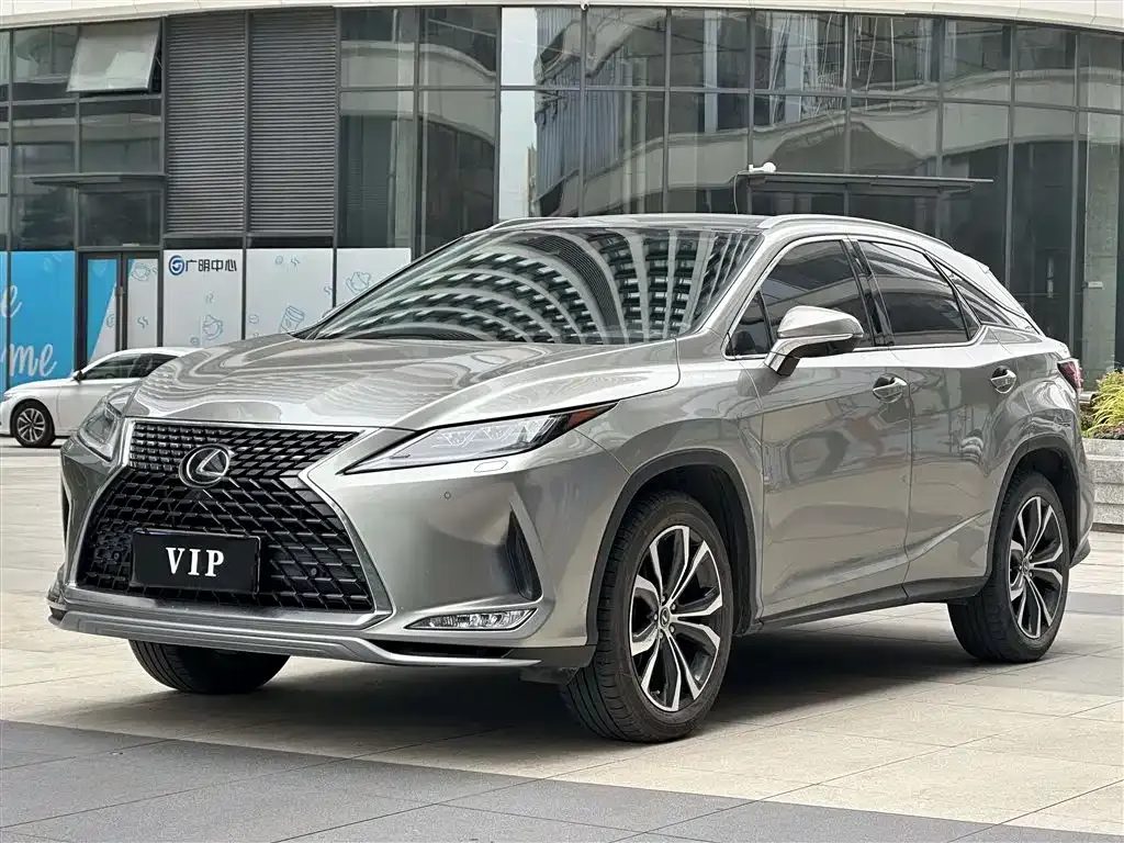 Lexus RX — фото 1