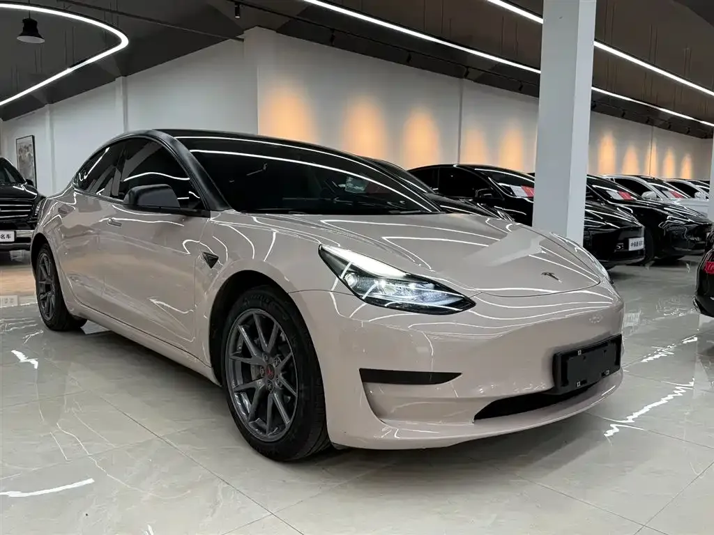 Tesla Model 3 — фото 9