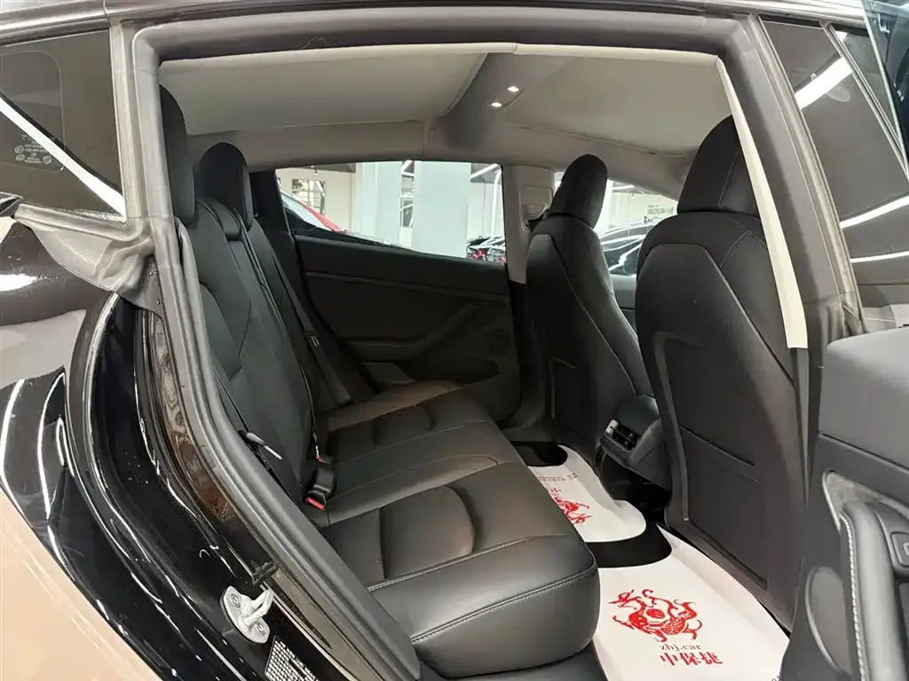 Tesla Model 3 — фото 10
