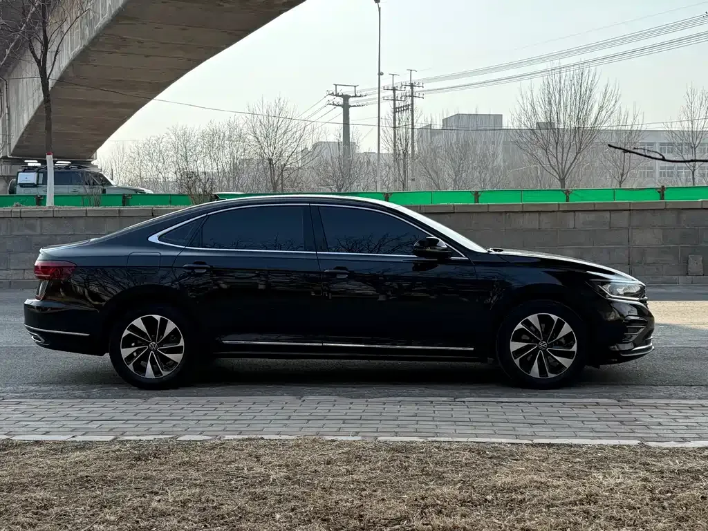 Volkswagen Passat 2023 из CN, фото 8