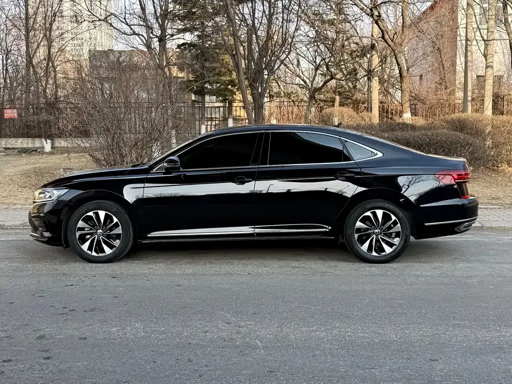 Volkswagen Passat 2023 из CN, фото 9