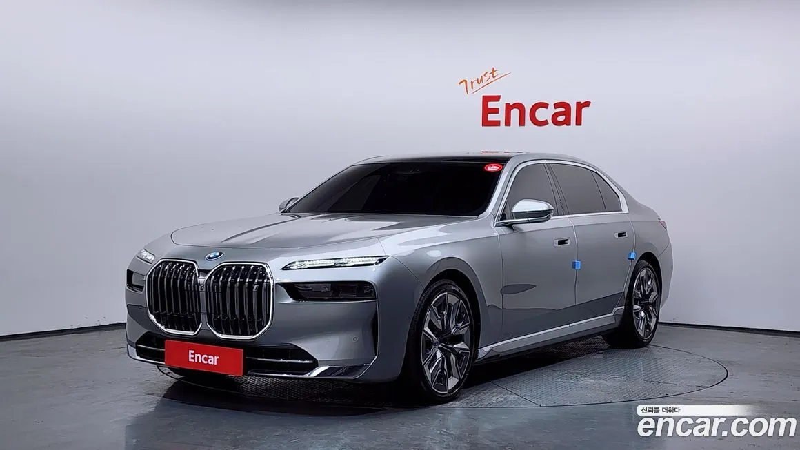 BMW i7