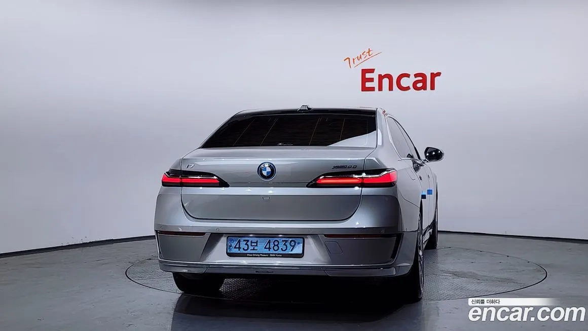 BMW i7 2023 из KR, фото 2