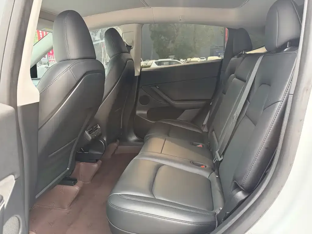 Tesla Model Y 2024 из CN, фото 2