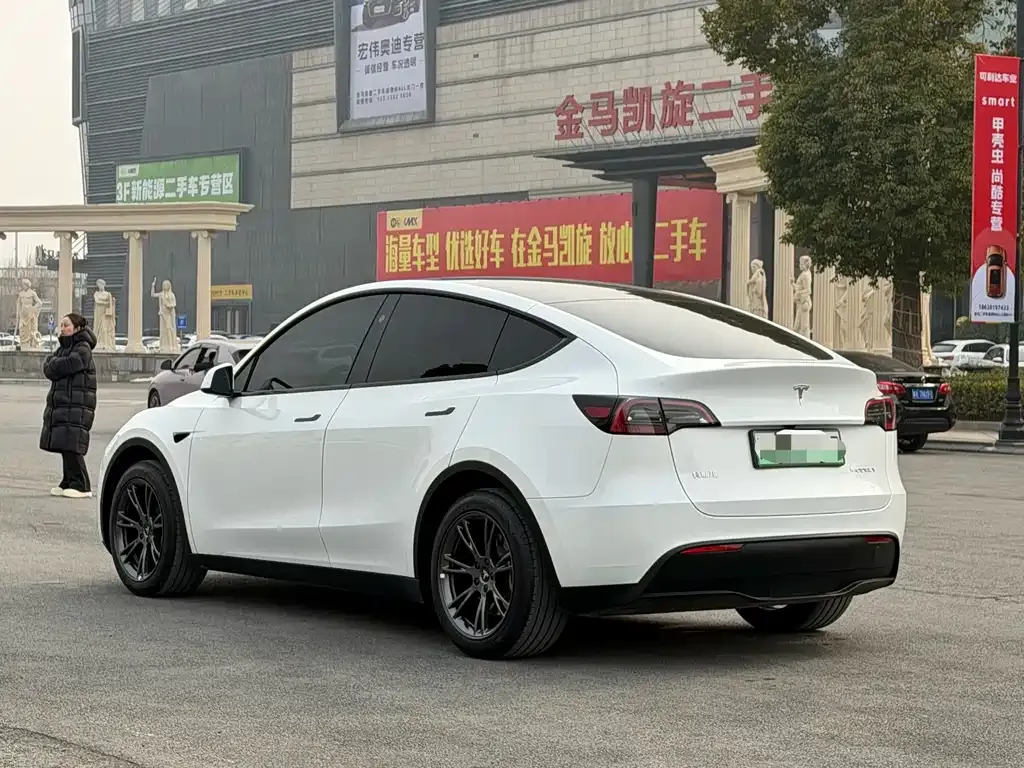 Tesla Model Y 2024 из CN, фото 4