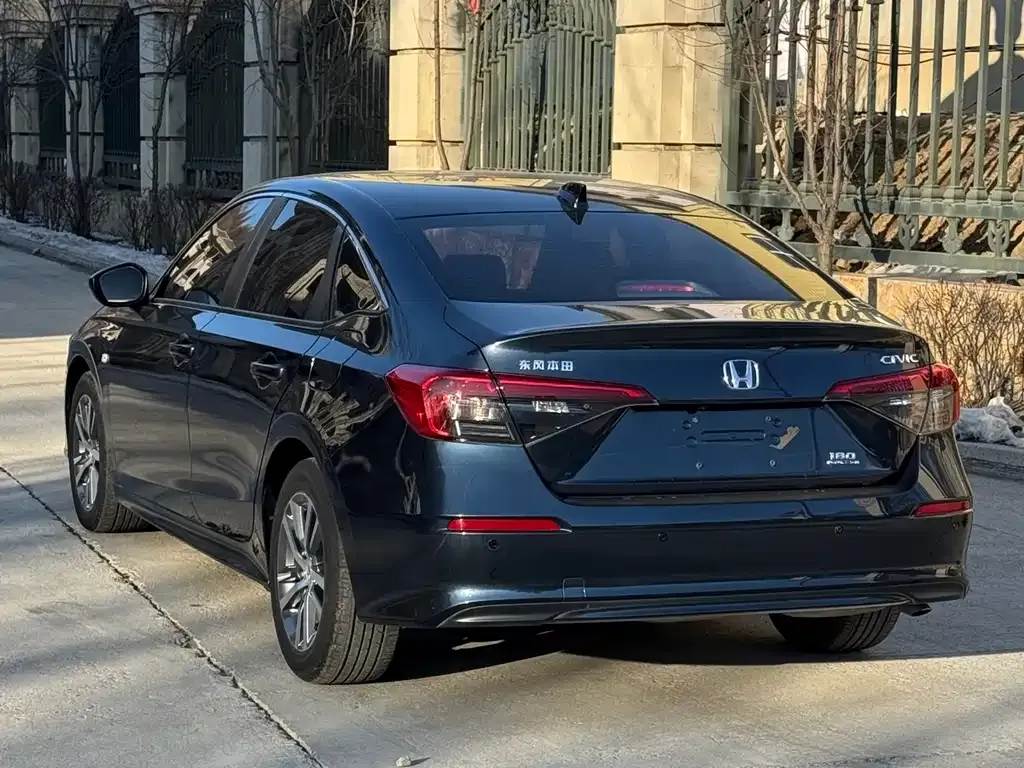Honda Civic — фото 8