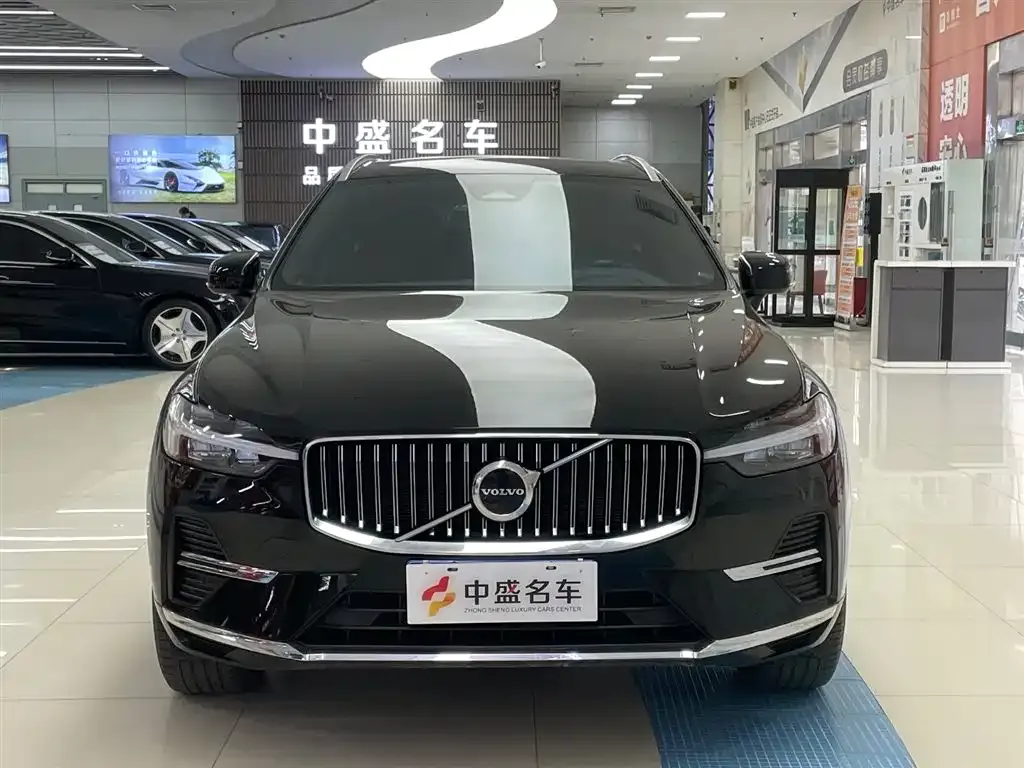Volvo XC60 — фото 10