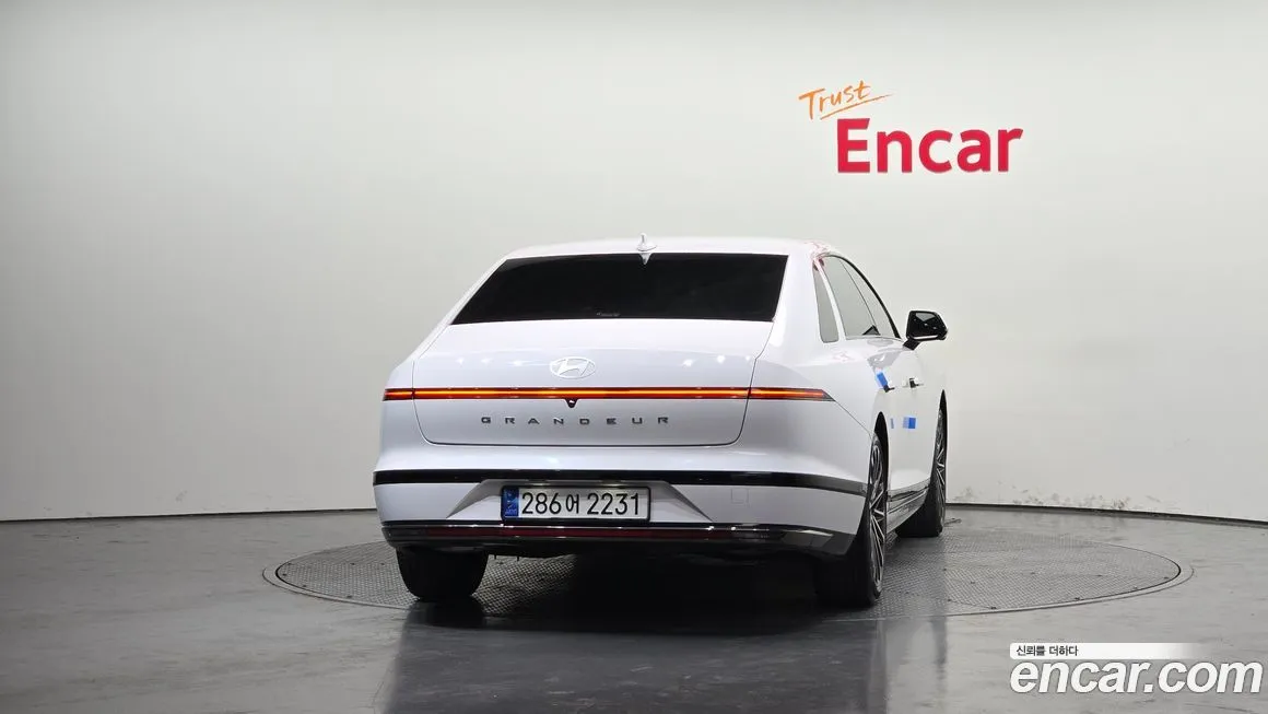 Hyundai Grandeur 2023 из KR, фото 6