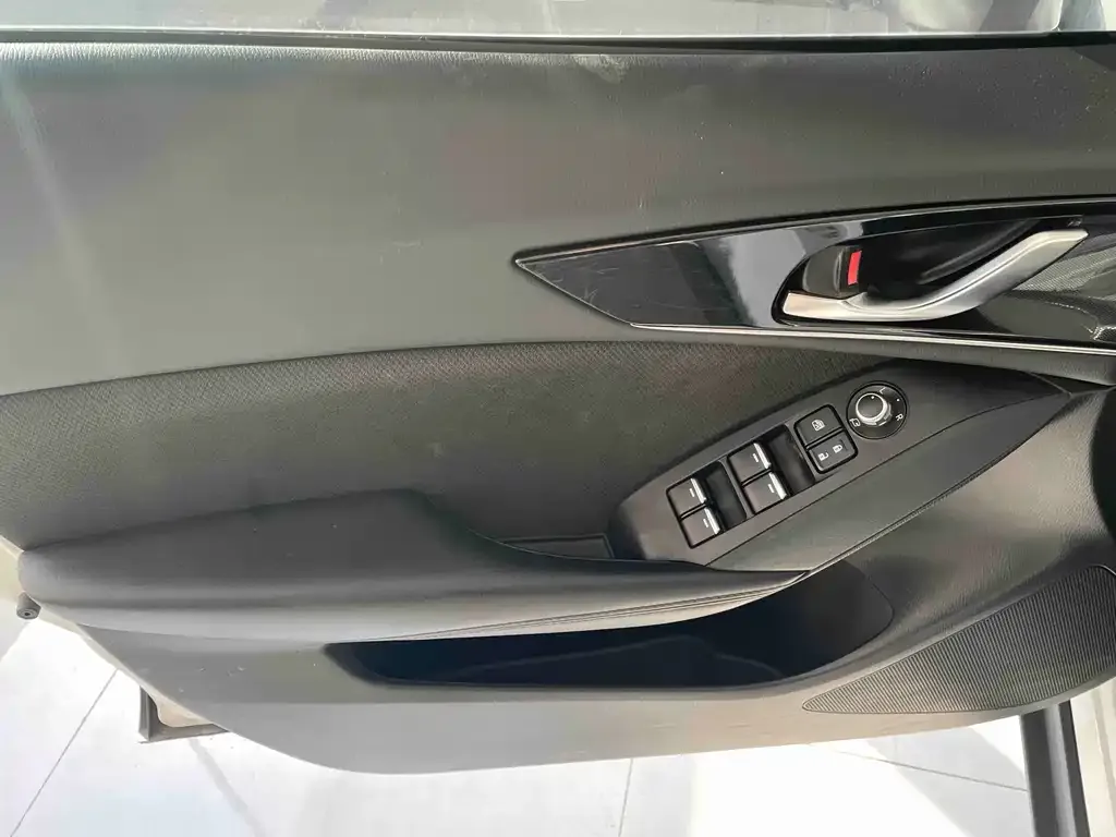 Mazda CX-4 2023 из CN, фото 6