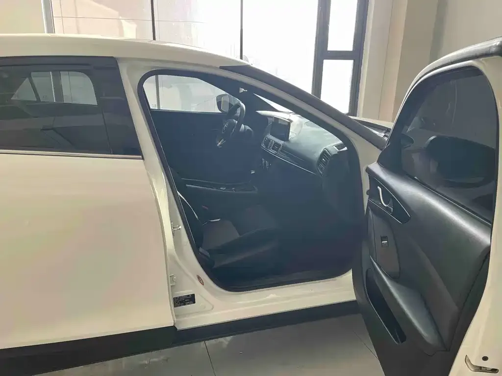 Mazda CX-4 2023 из CN, фото 4