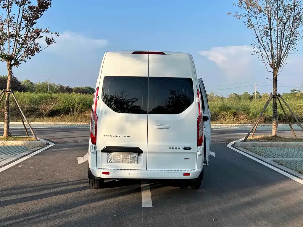 Ford Transit 2022 из CN, фото 7