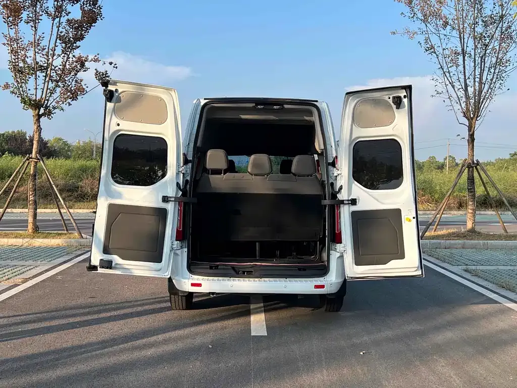 Ford Transit 2022 из CN, фото 6