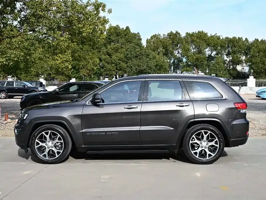 Jeep Grand Cherokee (Import) — фото 8