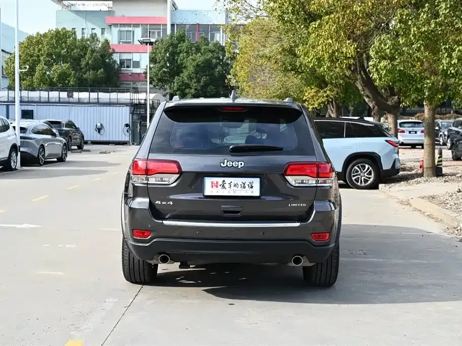 Jeep Grand Cherokee (Import) — фото 9