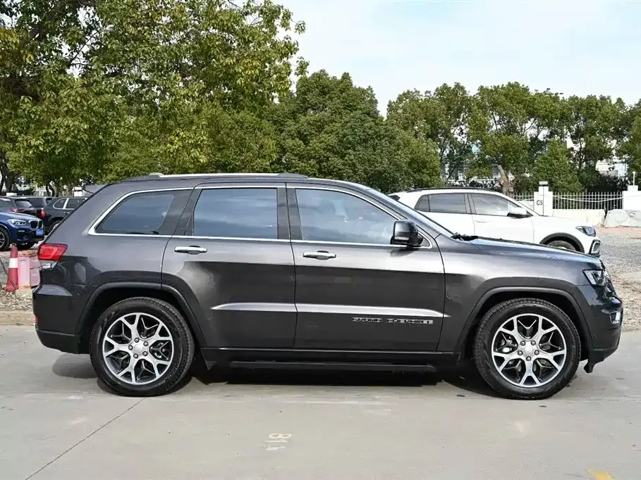 Jeep Grand Cherokee (Import) — фото 3