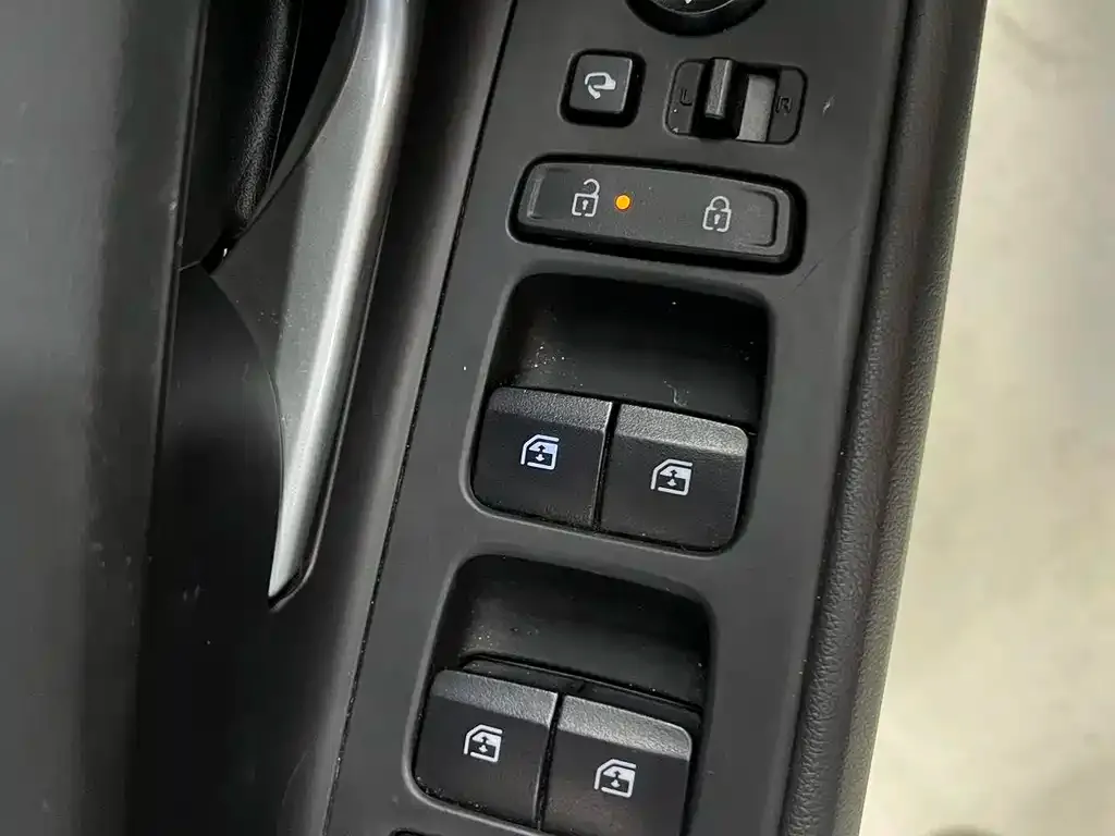 Hyundai Elantra — фото 4