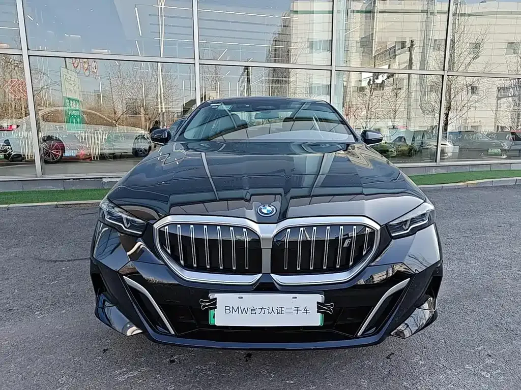BMW i5 — фото 4