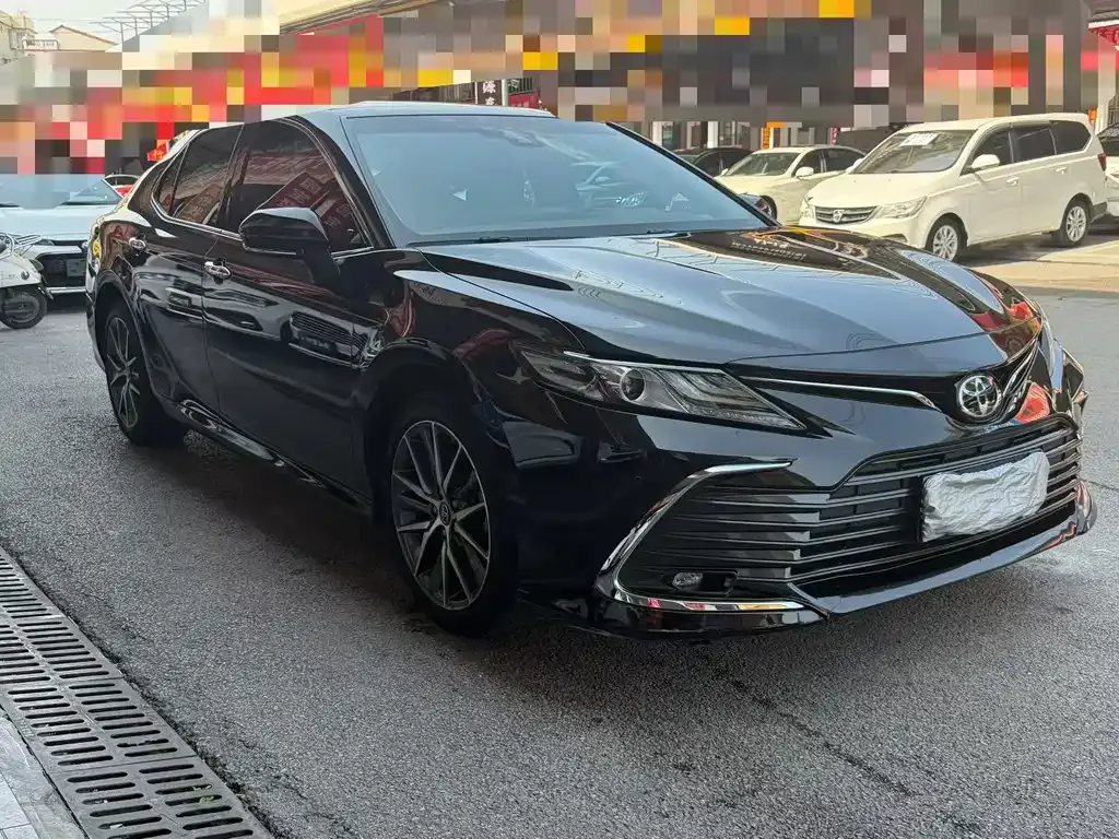 Toyota Camry — фото 9