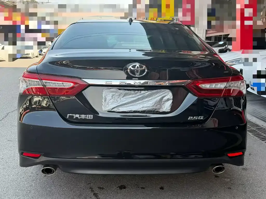 Toyota Camry — фото 4