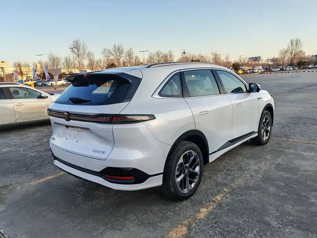Changan CS75PLUS — фото 3