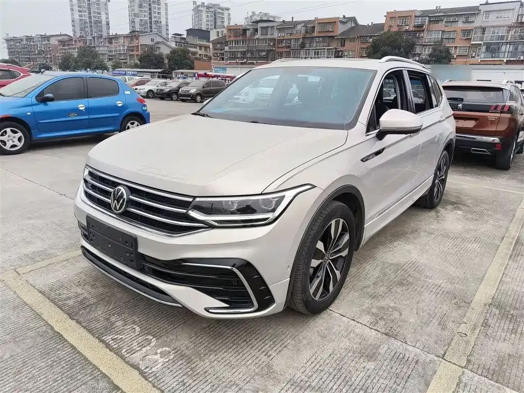 Volkswagen Tiguan L — фото 3