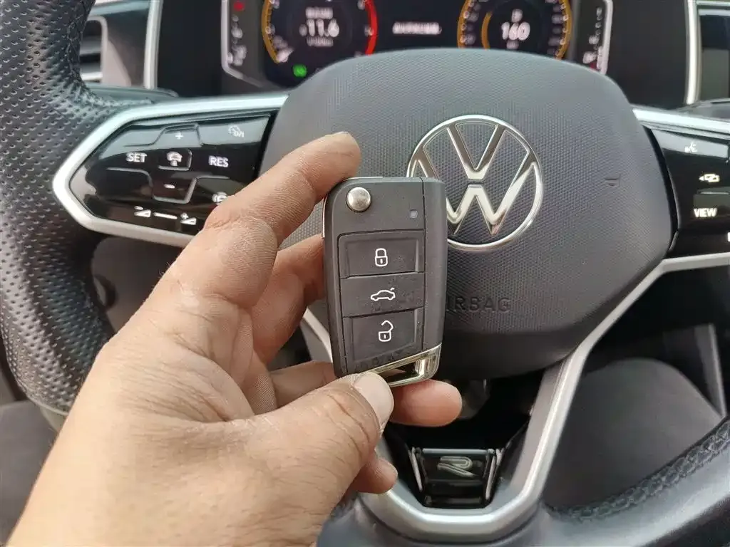 Volkswagen Tiguan L — фото 4