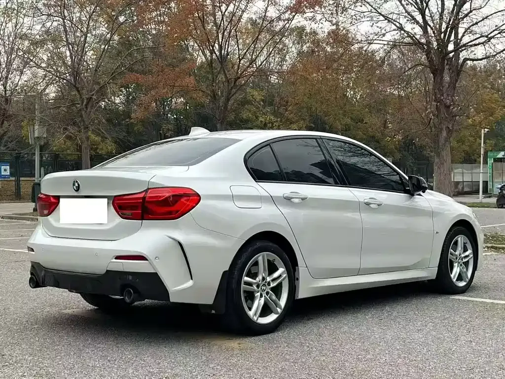 BMW 1 Series 2021 из CN, фото 2