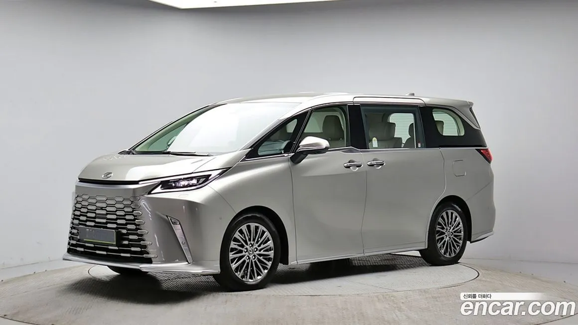 Lexus LM