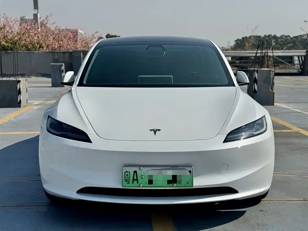 Tesla Model 3 — фото 5