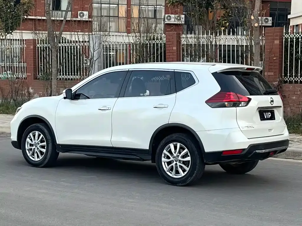 Nissan X-Trail — фото 8