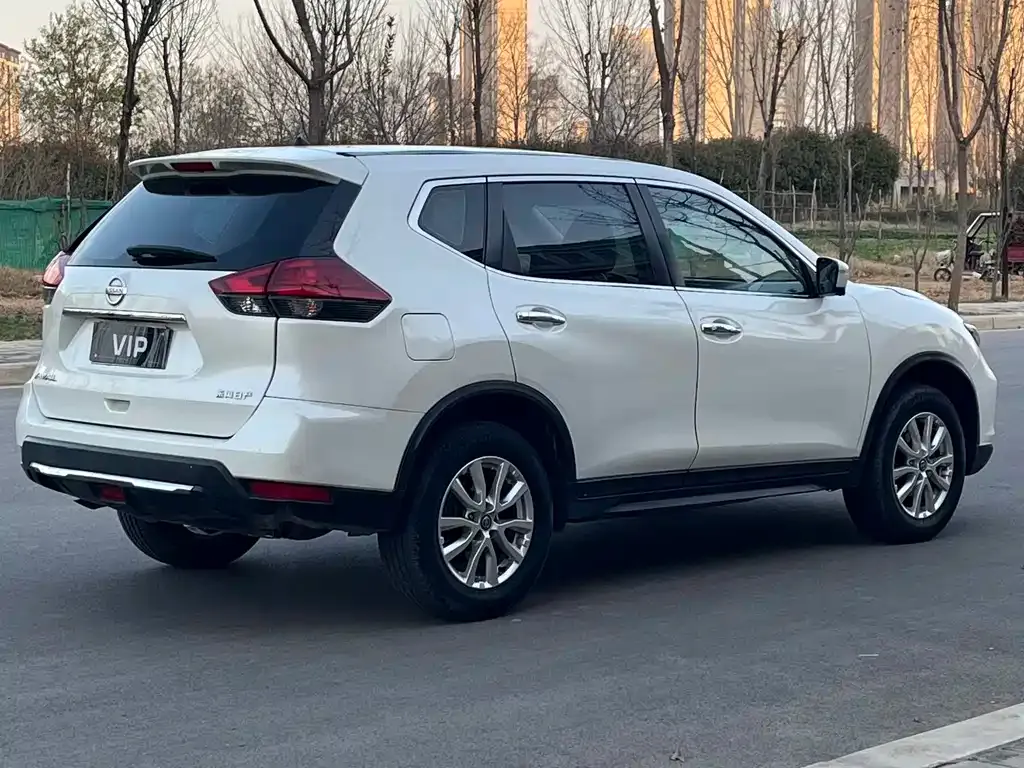 Nissan X-Trail — фото 9