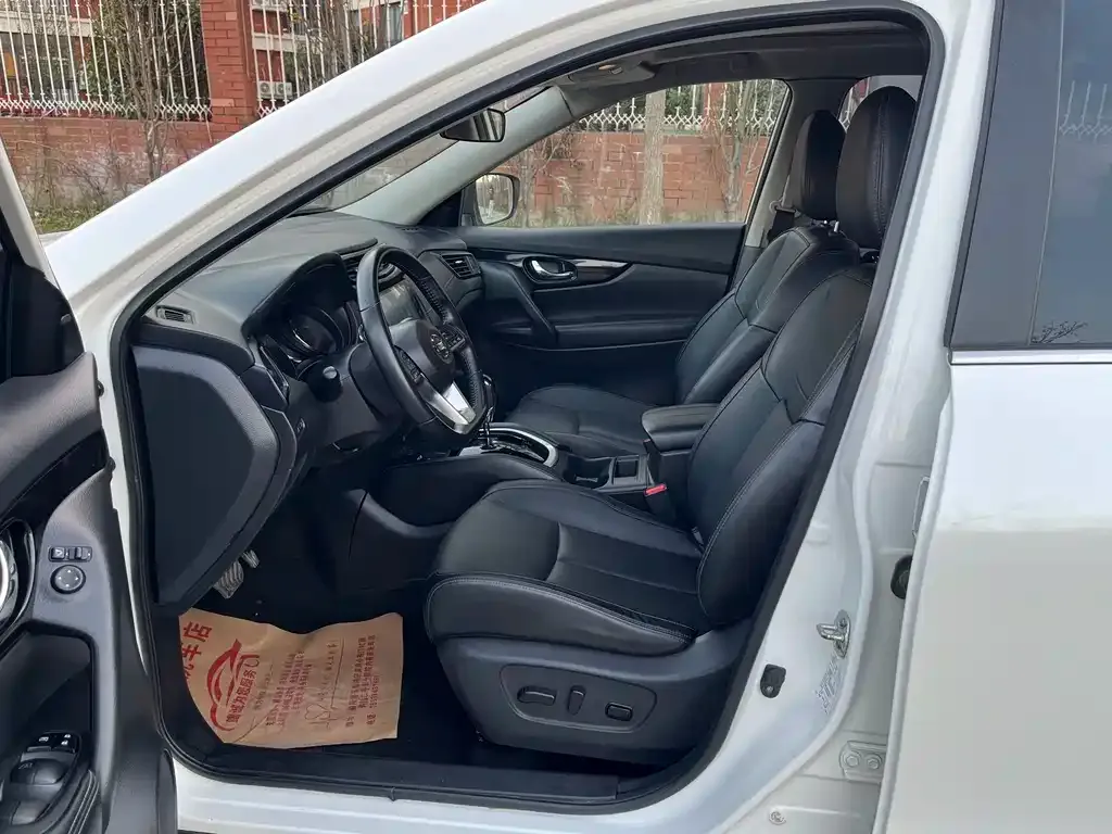 Nissan X-Trail — фото 4