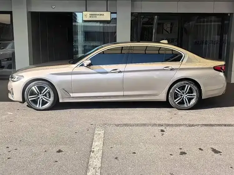BMW 5 Series 2022 из CN, фото 5