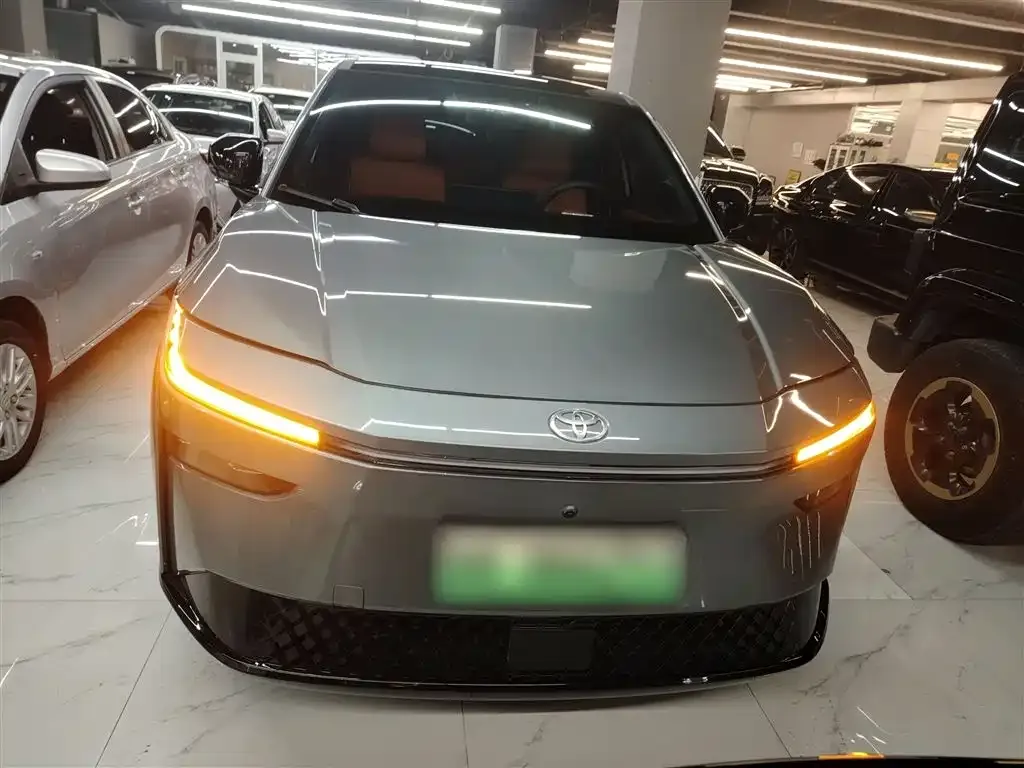 Toyota Platinum 3X 2025 из CN, фото 4