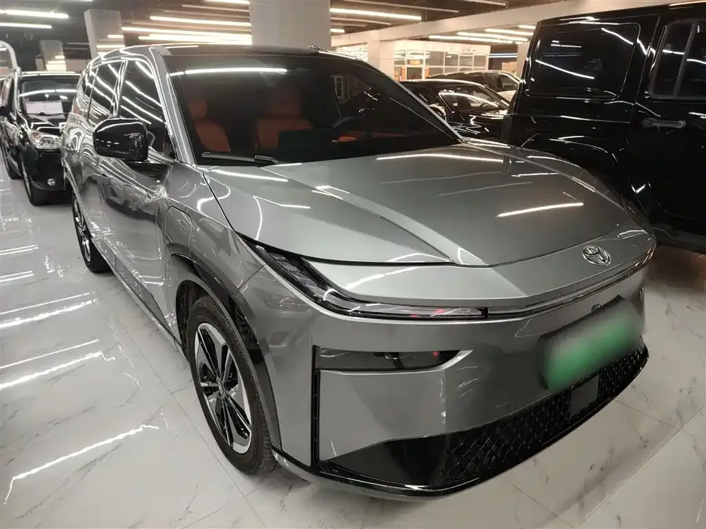 Toyota Platinum 3X 2025 из CN, фото 7