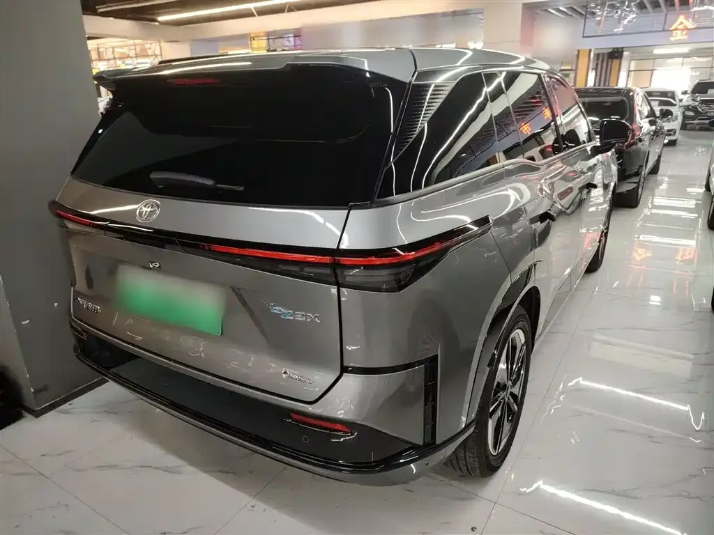 Toyota Platinum 3X 2025 из CN, фото 9