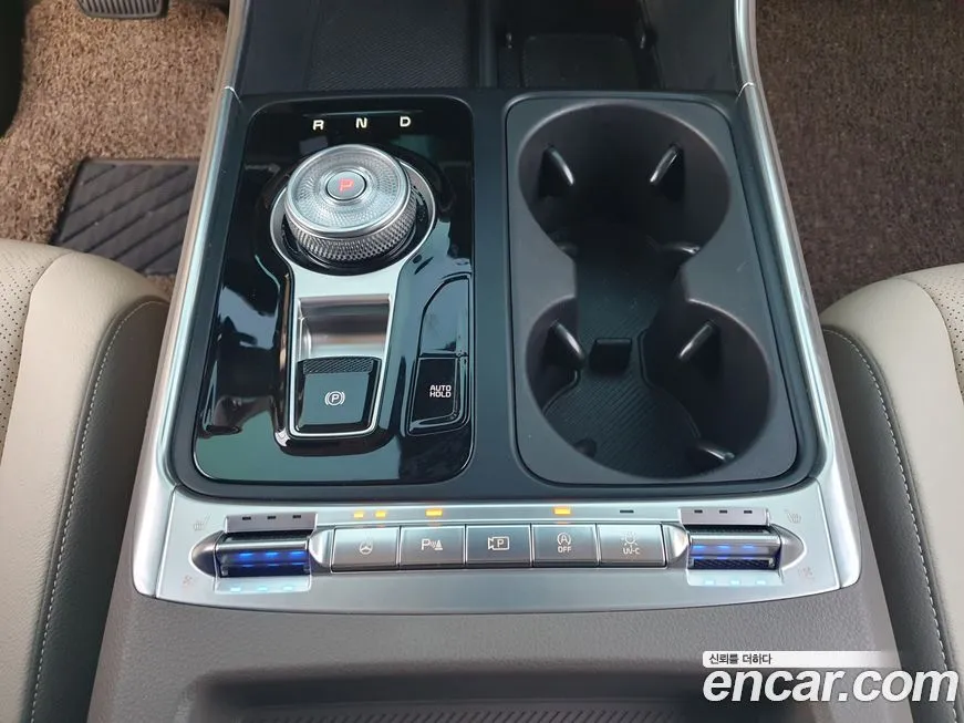 Kia Carnival — фото 10