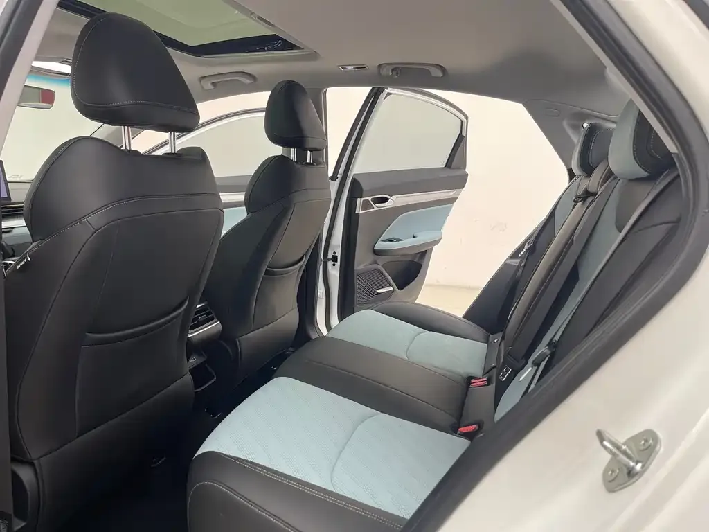 Geely Emgrand L 2022 из CN, фото 7