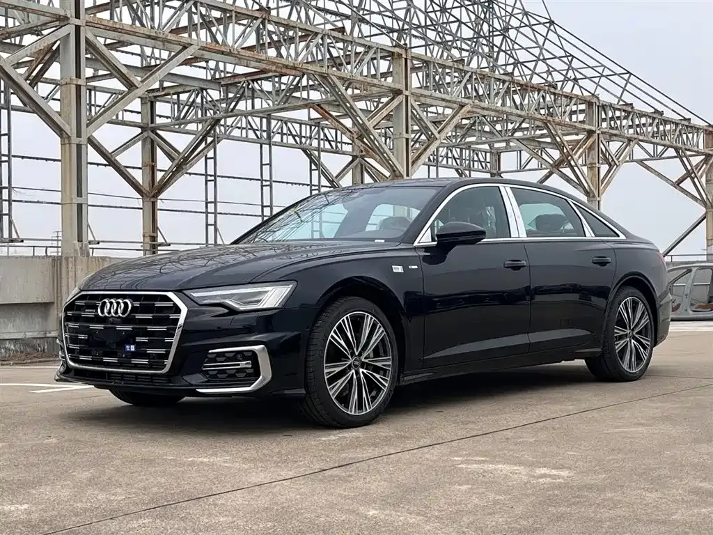 Audi A6L — фото 1