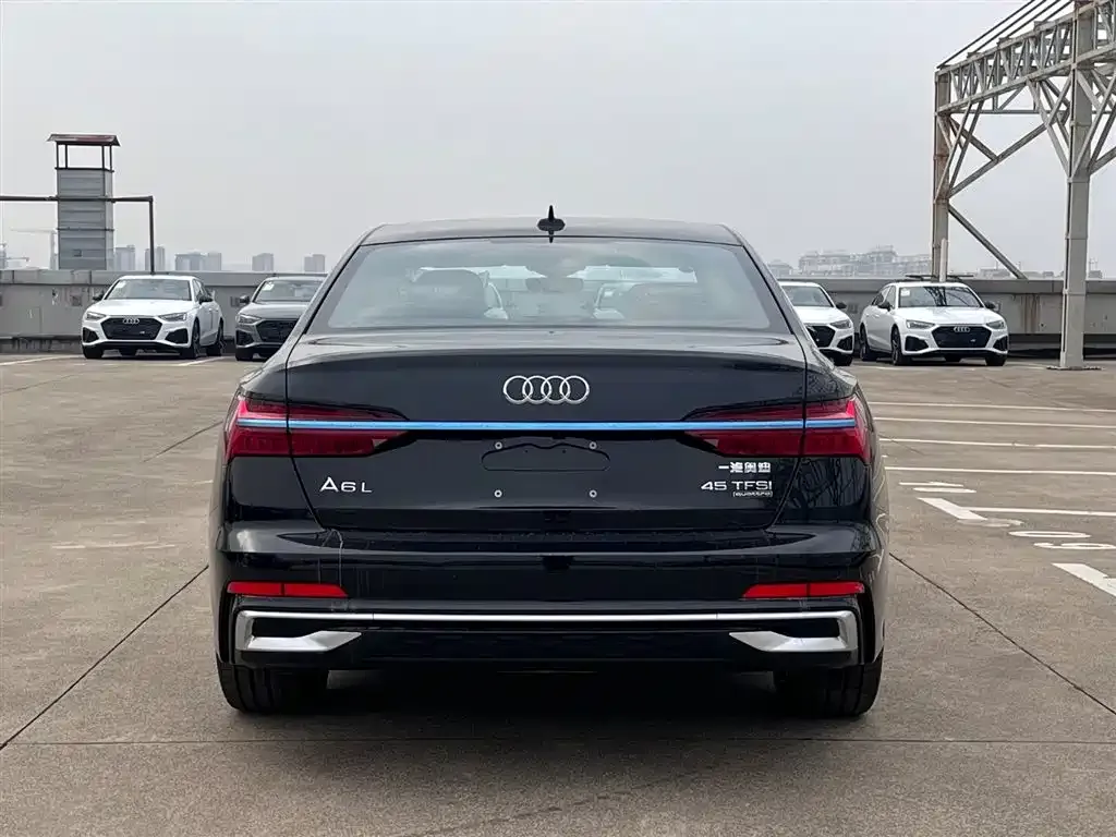 Audi A6L — фото 2