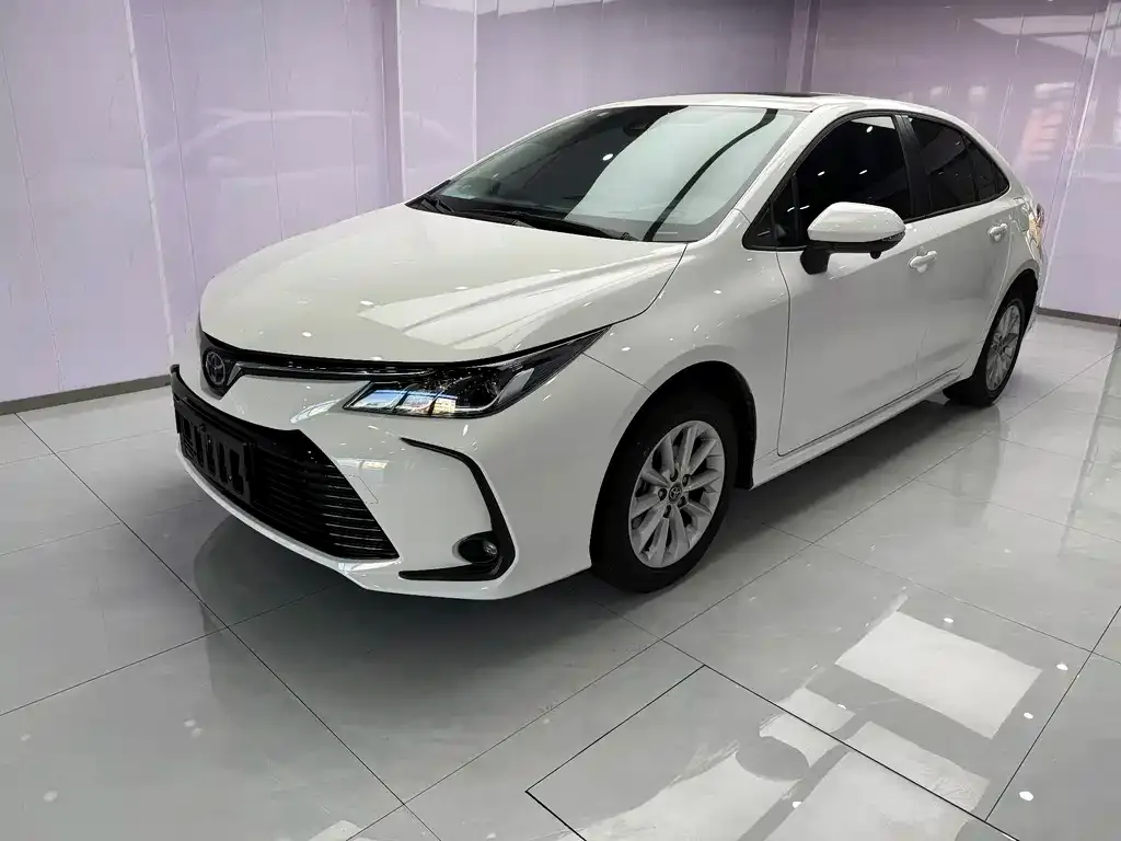 Toyota Corolla — фото 1