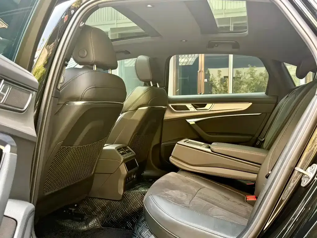 Audi A6L 2024 из CN, фото 7