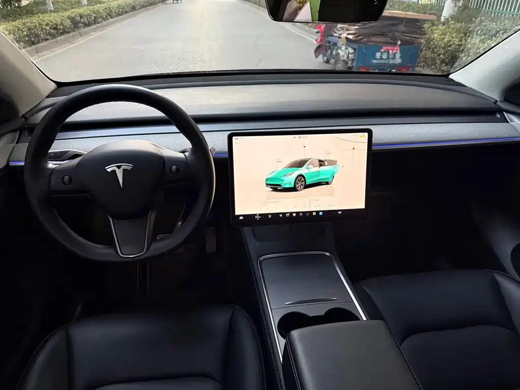 Tesla Model Y — фото 3