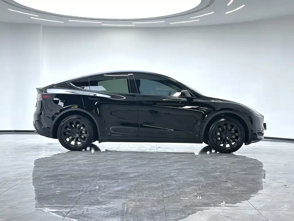 Tesla Model Y 2025 из CN, фото 3